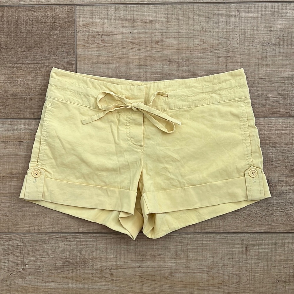 Theory womens yellow shorts size 2